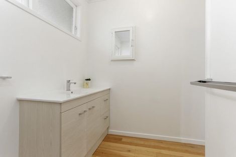 Photo of property in 2/2 Seaview Road, Milford, Auckland, 0620