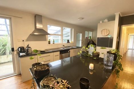 Photo of property in 19 Coroglen Avenue, Birkenhead, Auckland, 0626