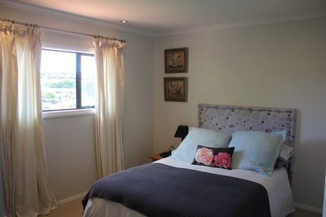 Photo of property in 44 Parkwood Crescent, Gulf Harbour, Whangaparaoa, 0930