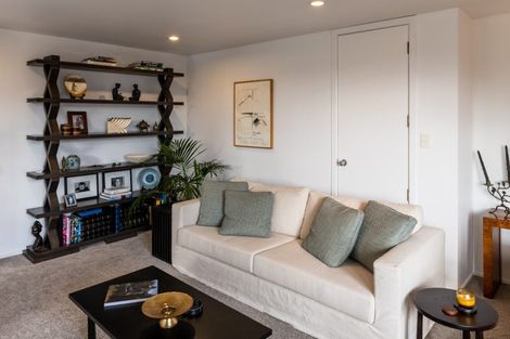 Photo of property in 1/12 Craig Road, Milford, Auckland, 0620