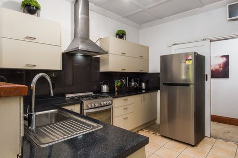 Photo of property in 3 Hinaki Street, Inner Kaiti, Gisborne, 4010