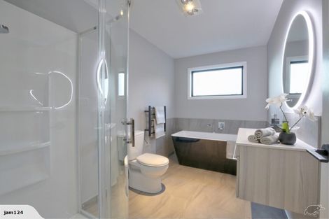 Photo of property in 19 Wheat Street, Jacks Point, Queenstown, 9371