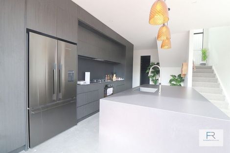 Photo of property in 4 Tapuwae Way, Mangere Bridge, Auckland, 2022