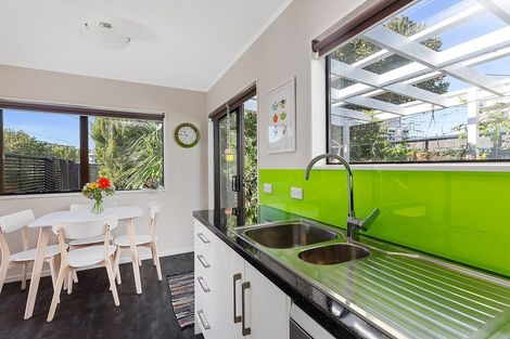 Photo of property in 2c Cashmere Avenue, Khandallah, Wellington, 6035