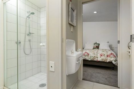 Photo of property in 9/34 Waipuia Place, Greenhithe, Auckland, 0632