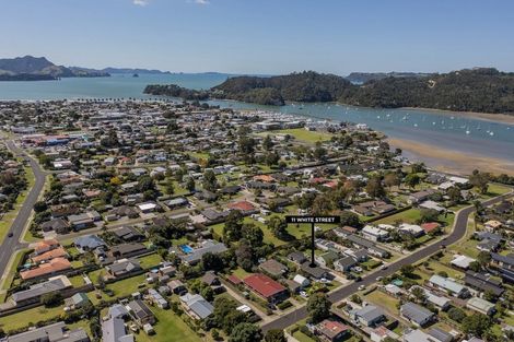 Photo of property in 11 White Street, Whitianga, 3510