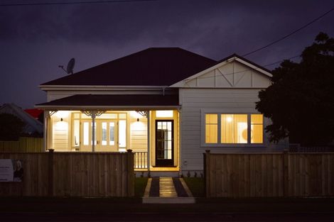 Photo of property in 56 Vogel Street, Hawera, 4610