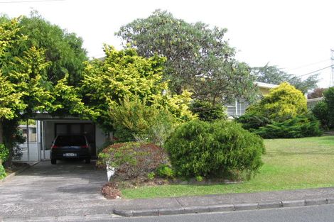 Photo of property in 37 Lyndhurst Road, Te Atatu South, Auckland, 0610