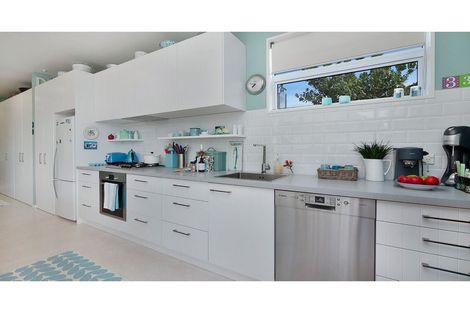 Photo of property in 33 Stoke Street, Sumner, Christchurch, 8081