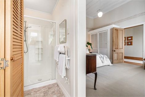 Photo of property in 125 Vauxhall Road, Narrow Neck, Auckland, 0624