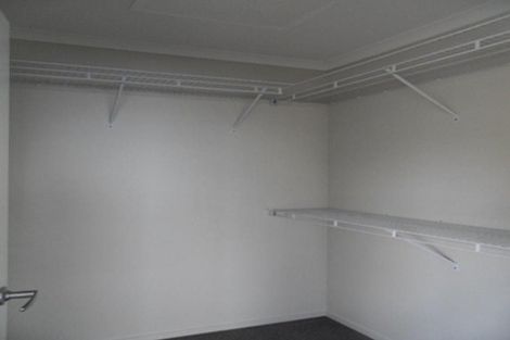 Photo of property in 5a Sandino Place, Grenada Village, Wellington, 6037