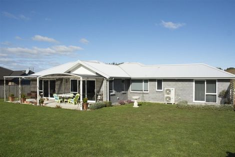 Photo of property in 2 Mercade Close, Stratford, 4332