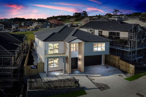 Photo of property in 10 Aklander Rise, Flat Bush, Auckland, 2019