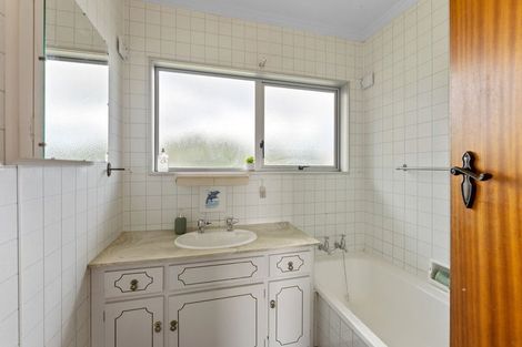 Photo of property in 6 Lindale Grove, Waikanae Beach, Waikanae, 5036