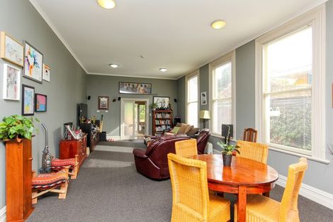 Photo of property in 32 Carrington Street, New Plymouth, 4310