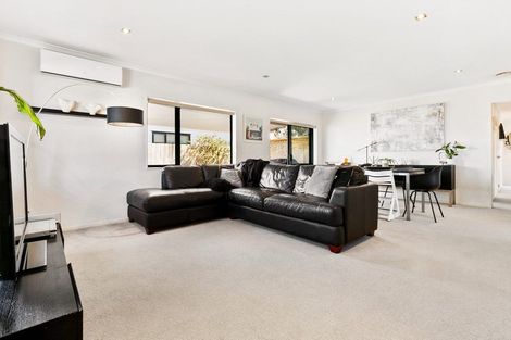 Photo of property in 3b Tawa Road, Te Atatu Peninsula, Auckland, 0610