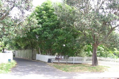 Photo of property in 14 Hotspur Place, Bayview, Auckland, 0629