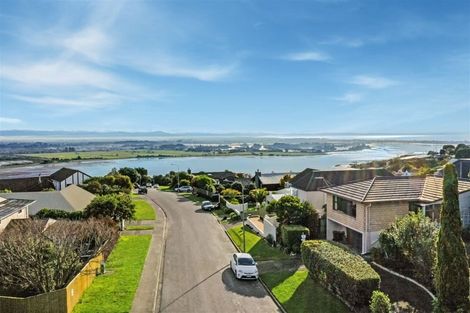 Photo of property in 92 Cannon Hill Crescent, Mount Pleasant, Christchurch, 8081