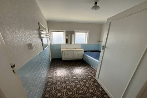 Photo of property in 22 Monarch Avenue, Hillcrest, Auckland, 0627