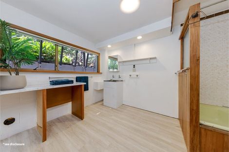 Photo of property in 1070 Scenic Drive North, Swanson, Auckland, 0816