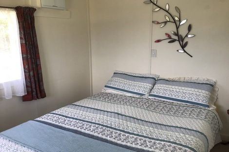 Photo of property in 8 Omokoroa Road, Omokoroa, 3114