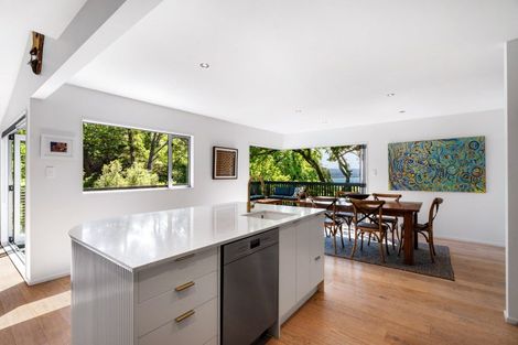 Photo of property in 35 Burns Road, Hospital Hill, Napier, 4110