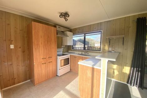 Photo of property in 14 Woodman Place, West Harbour, Auckland, 0618