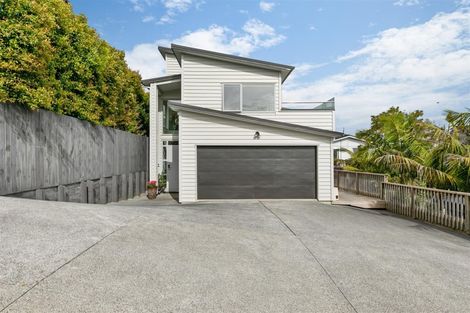 Photo of property in 2b St Clair Place, Browns Bay, Auckland, 0630