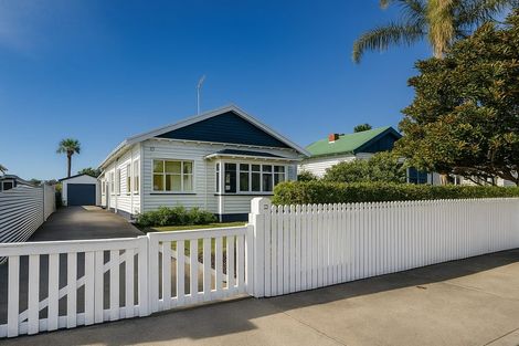 Photo of property in 19 Mcdonald Street, Napier South, Napier, 4110