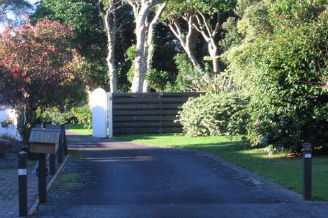 Photo of property in 32 Fleetwood Grove, Waikanae, 5036