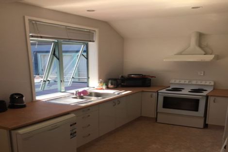 Photo of property in 7/93a Kelburn Parade, Kelburn, Wellington, 6012