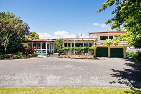 Photo of property in 30 Summerhill Drive, Fitzherbert, Palmerston North, 4410