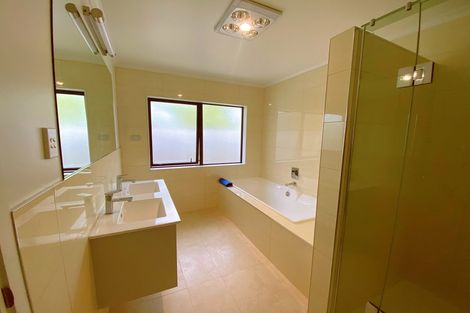 Photo of property in 8 Berkley Avenue, Hillcrest, Hamilton, 3216