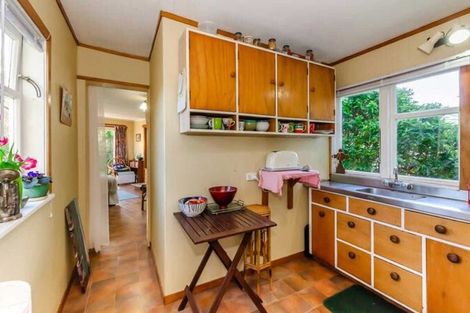 Photo of property in 28 Forest Road, Raumati South, Paraparaumu, 5032