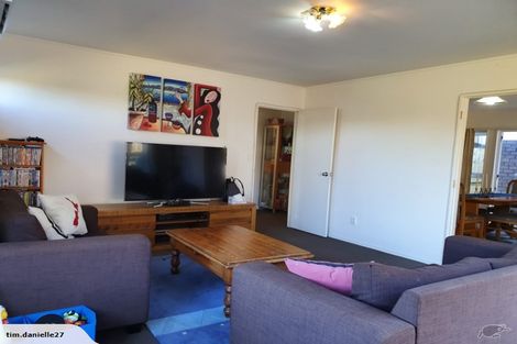 Photo of property in 2/21 Witheford Drive, Bayview, Auckland, 0629