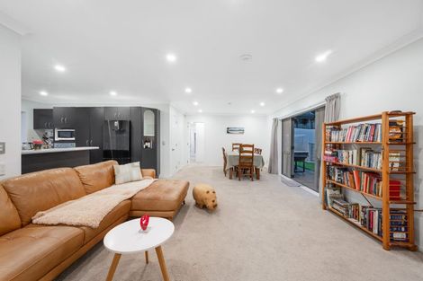 Photo of property in 60 Saralee Drive, Manurewa, Auckland, 2105