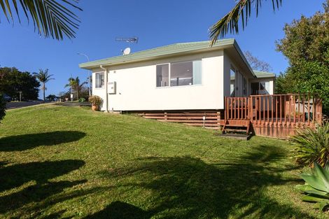 Photo of property in 60 Hewlett Road, Massey, Auckland, 0614