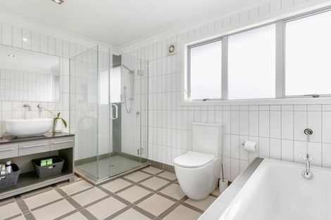 Photo of property in 168 Kittiwake Drive, Schnapper Rock, Auckland, 0632