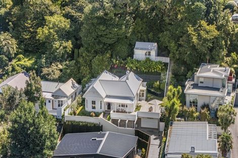 Photo of property in 16 Bracken Street, New Plymouth, 4310