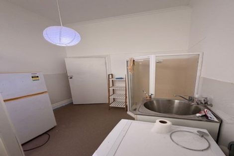 Photo of property in 60 Kelburn Parade, Kelburn, Wellington, 6012