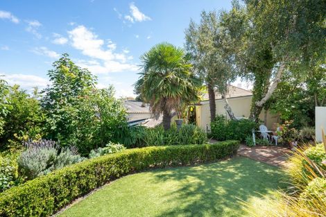 Photo of property in 2 Coleman Terrace, Hospital Hill, Napier, 4110