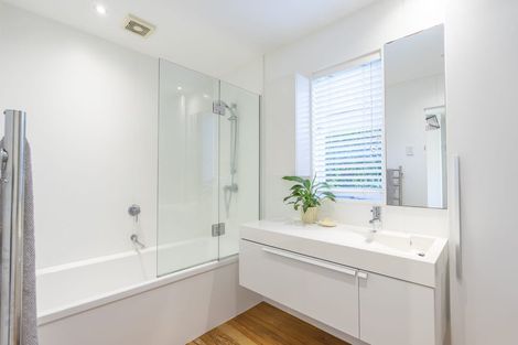 Photo of property in 15 Westmere Park Avenue, Westmere, Auckland, 1022