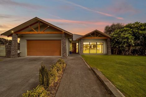 Photo of property in 11 Links Drive, Waiwhakaiho, New Plymouth, 4312