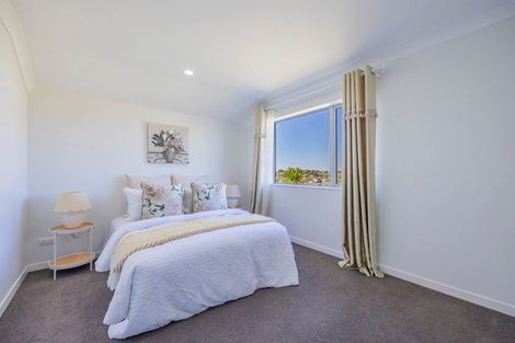 Photo of property in 20 Bearing Parade, Long Bay, Auckland, 0630