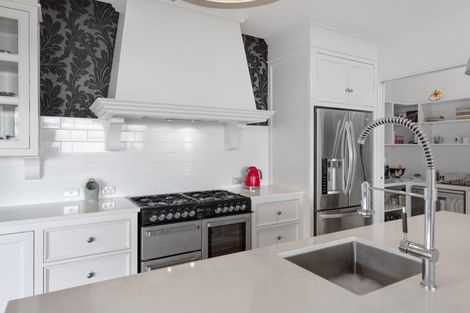 Photo of property in 22 Estuary View Road, Welcome Bay, Tauranga, 3112