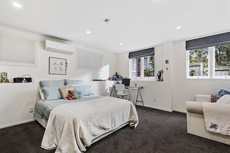 Photo of property in 1/22 Lansdowne Street, Bayswater, Auckland, 0622