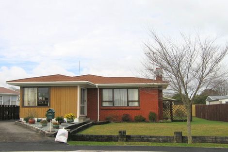 Photo of property in 14 Bremridge Place, Melville, Hamilton, 3206