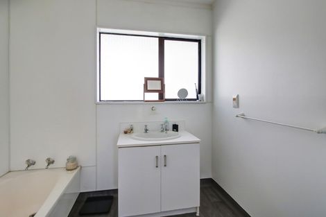 Photo of property in 2a Seabury Avenue, Foxton Beach, Foxton, 4815