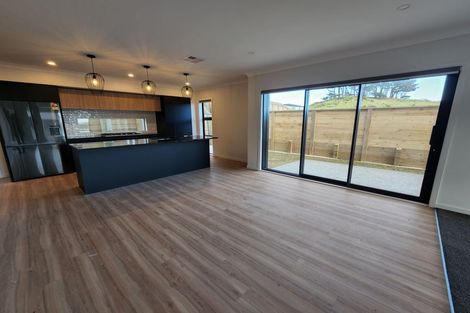 Photo of property in 4a Kaiaho Close, Aotea, Porirua, 5024