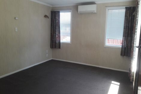 Photo of property in 8 Gladson Avenue, Sockburn, Christchurch, 8042